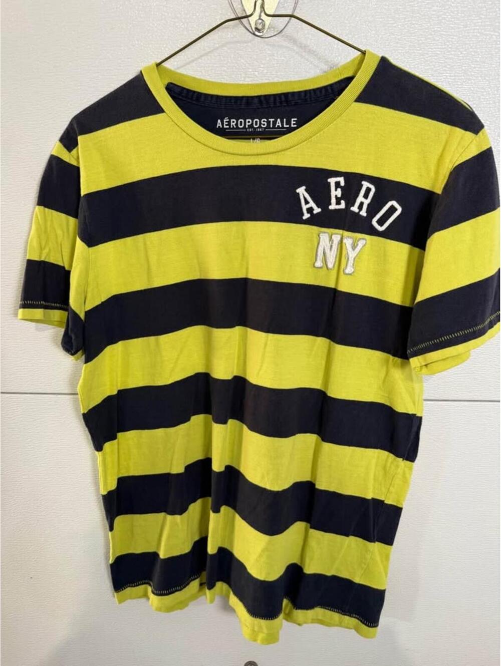 Mens vintage Aeropostale Striped T-Shirt sz large